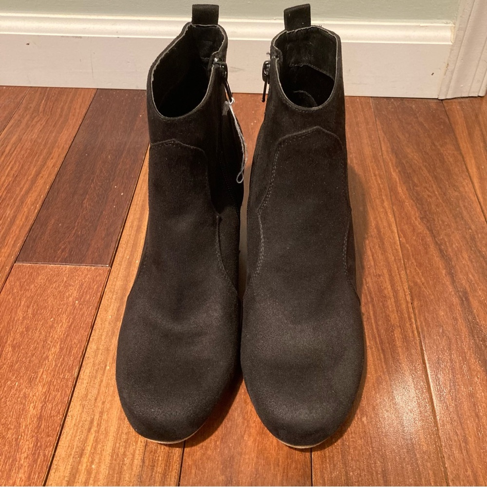 NWOT American Eagle Black Ankle Boots Booties Faux Suede 2.5 inch Heel Size 8.5 - Picture 11 of 13
